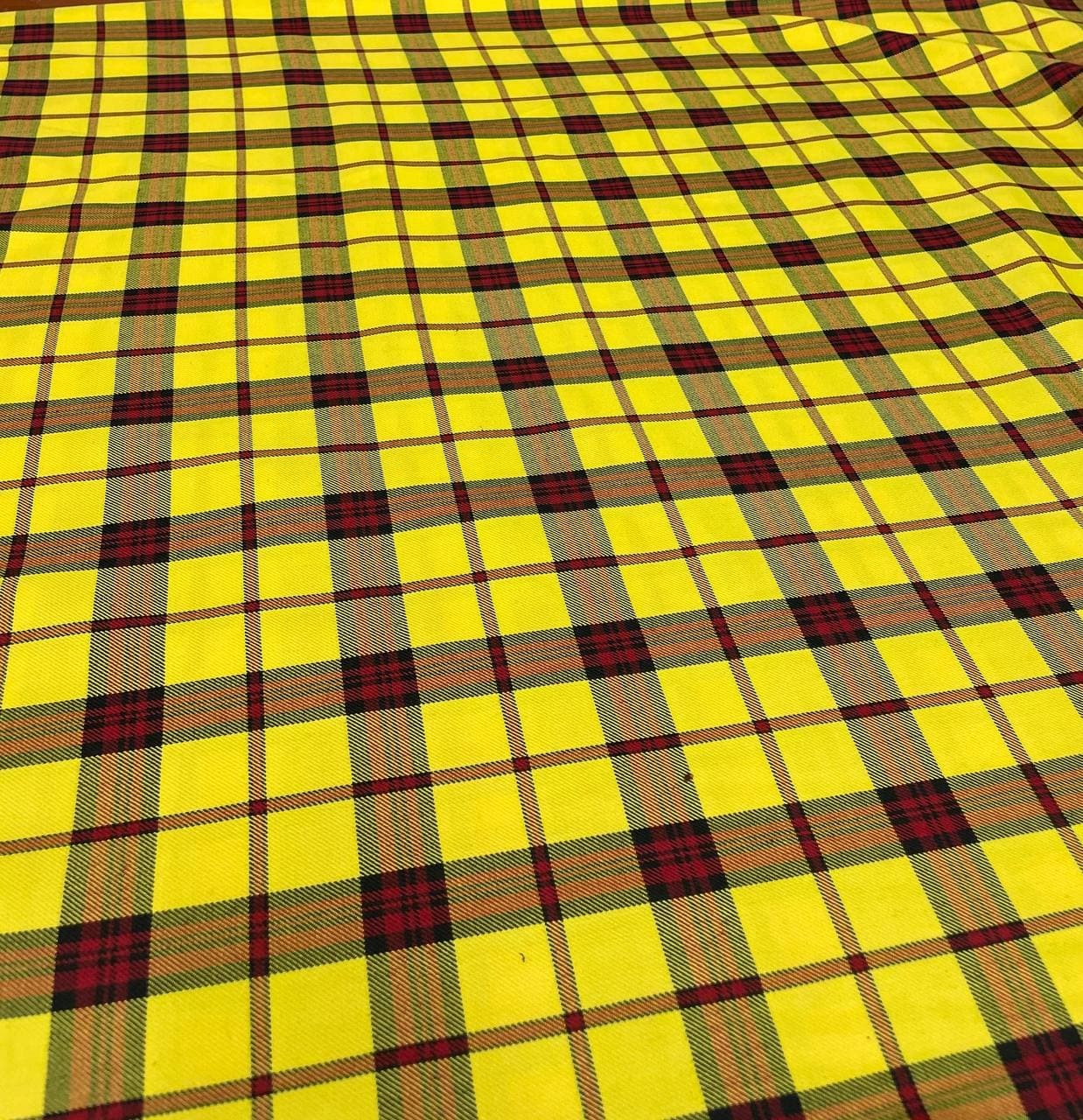 Tartan Scozzese Poliestere Giallo Quadretto Rosso - WorldTessuti