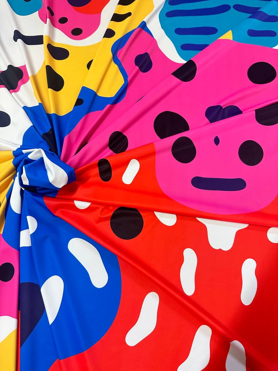 Lycra Pop Art Abstract - WorldTessuti
