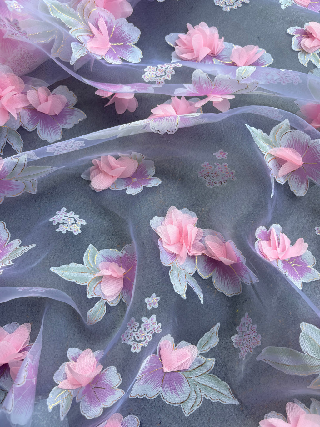 Tulle rosa con fiori 3D