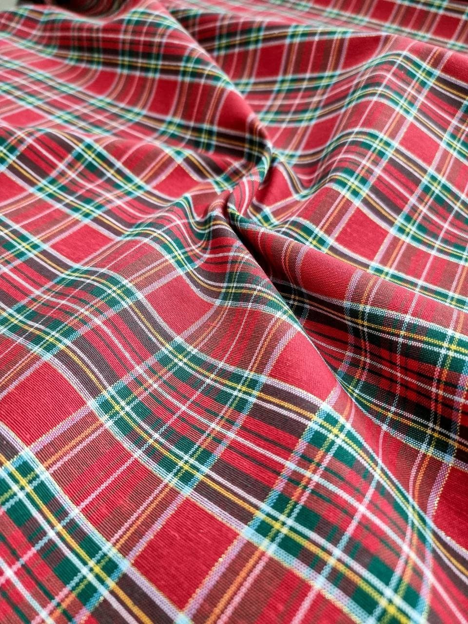 Tartan in Cotone Tinto in Filo Quadro Piccolo Rosso Filo Dorato Lurex 280