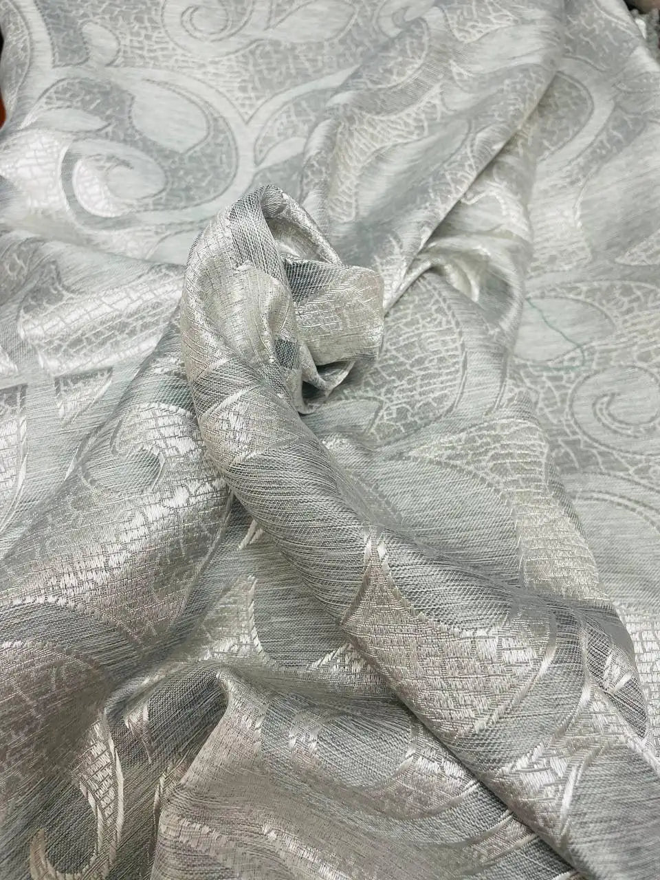 Scampolo Damascato Ramace ARGENTO 2,70X2,80 - WorldTessuti