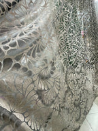 TENDA FLOREALE STILIZZATO DEVORè 4,00X3,00 TORTORA CUCITA - WorldTessuti