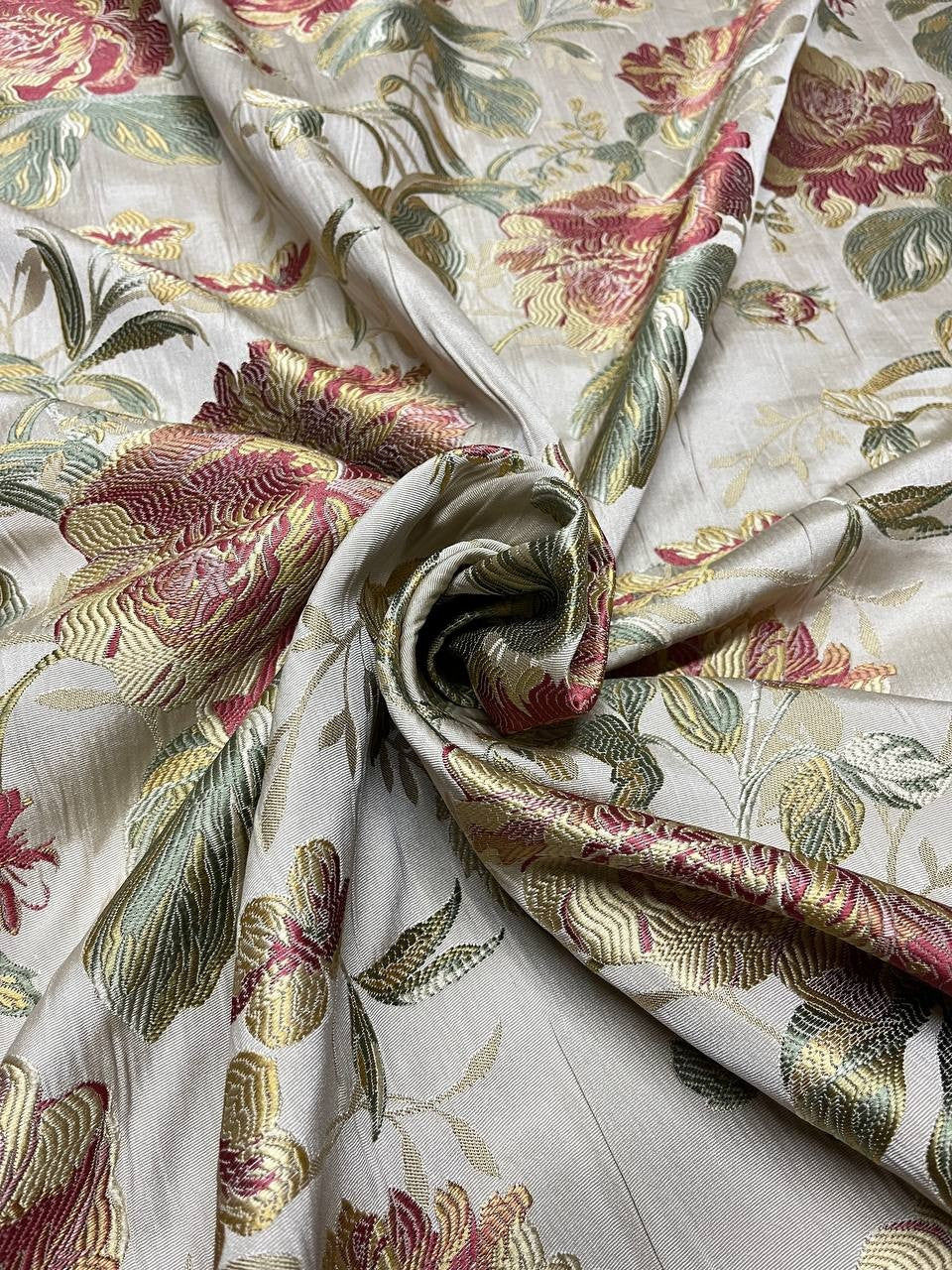 Tessuto Stile San Leucio Rose Firenze