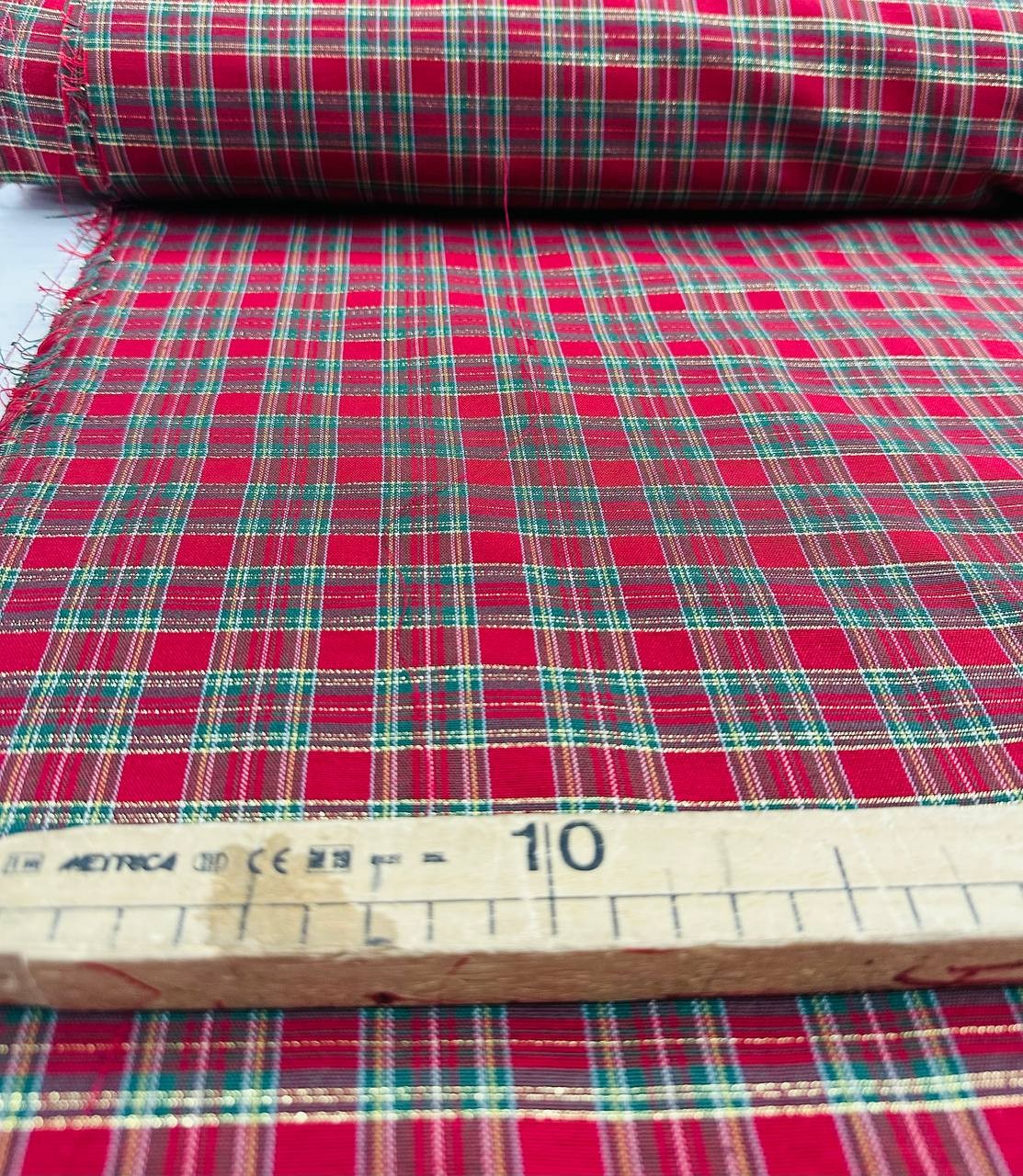 Tartan Cotone Tinto in Filo Quadro Rosso Filo dorato lurex 140
