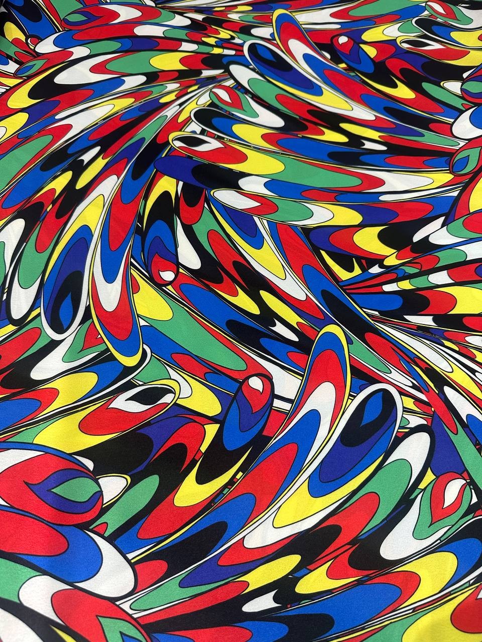 Satin Astratto Stile Pucci 3,00X1,50 - WorldTessuti