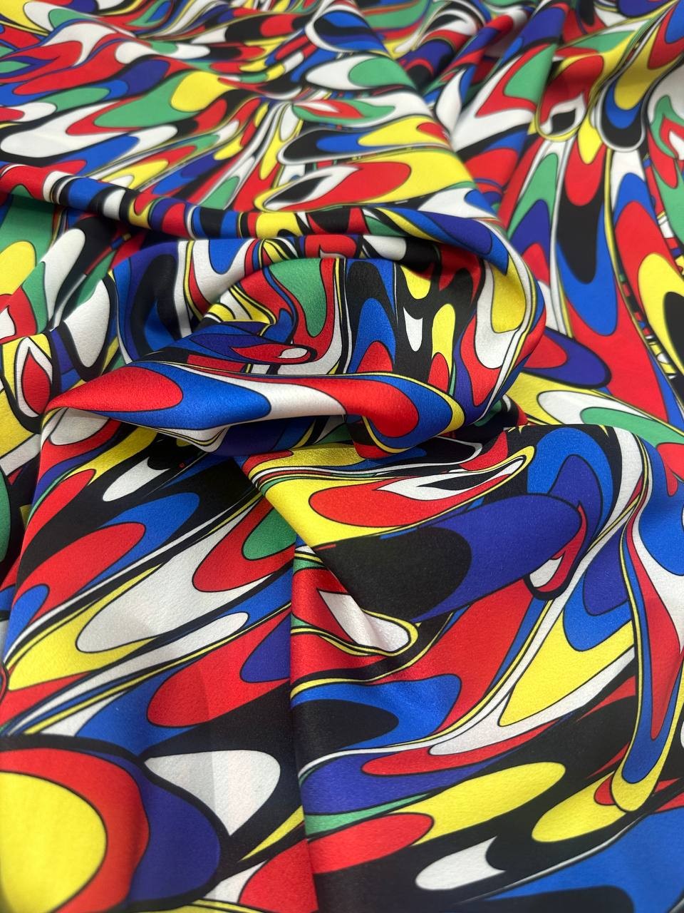 Satin Astratto Stile Pucci 3,00X1,50 - WorldTessuti