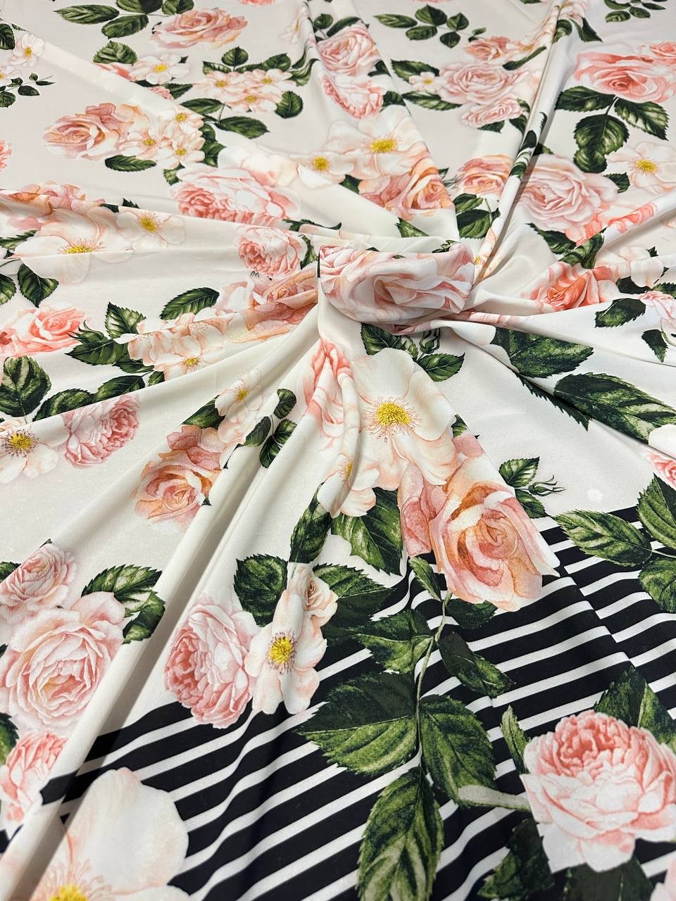 Satin Floreale Balza BLACK WHITE