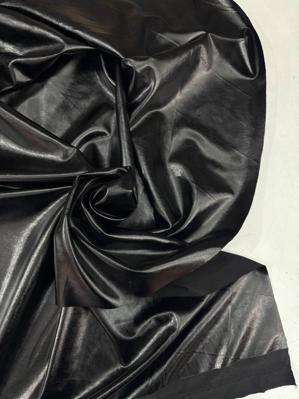 Lycra placcata effetto vernice NERO