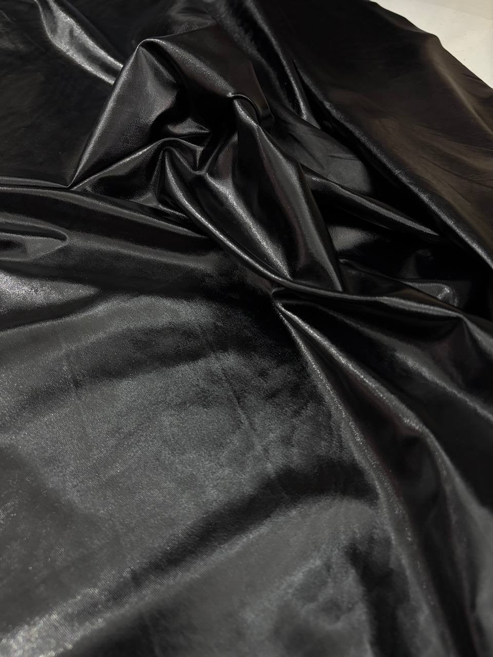 Lycra placcata effetto vernice NERO