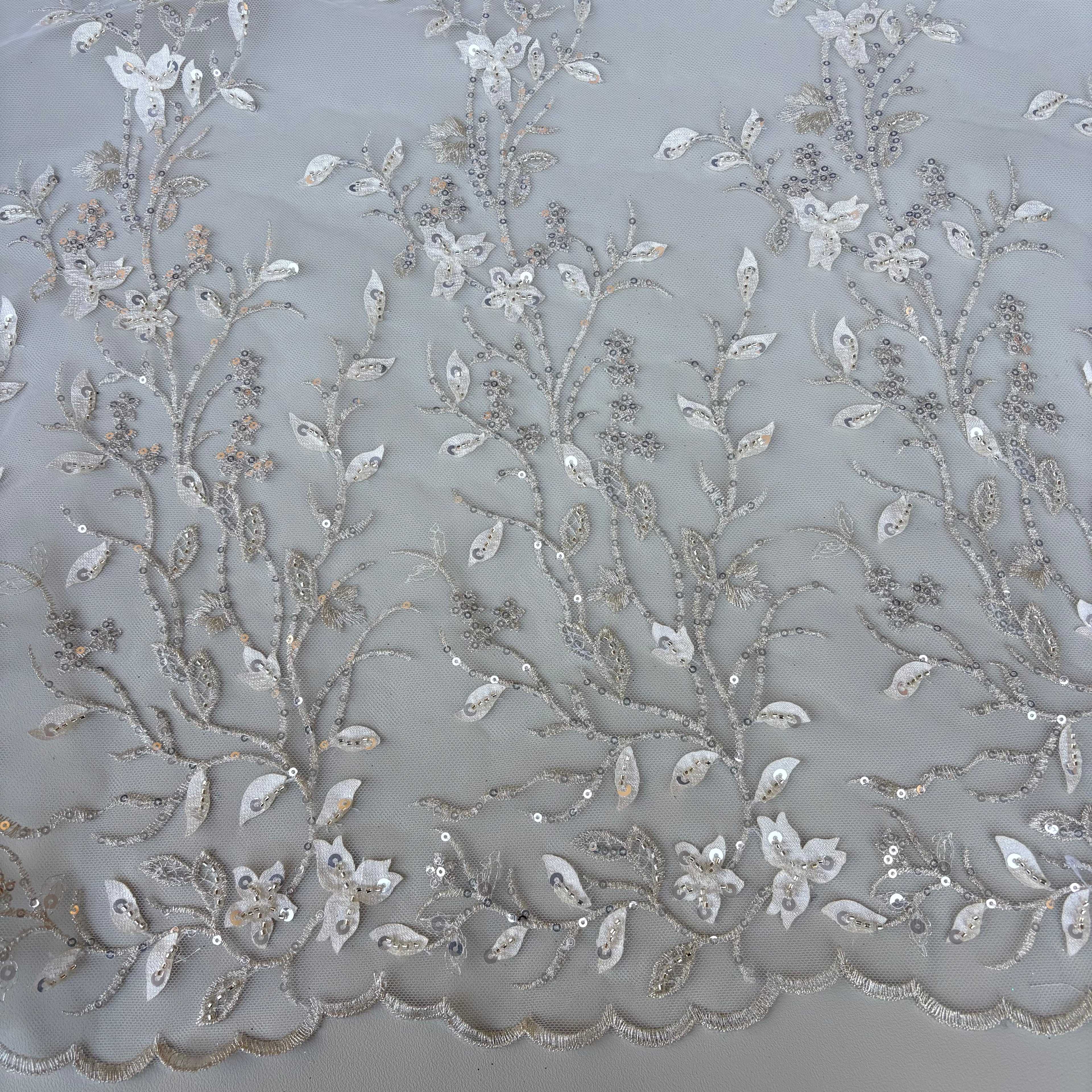 Pizzo Cerimonia foglia bianco seta Formidable