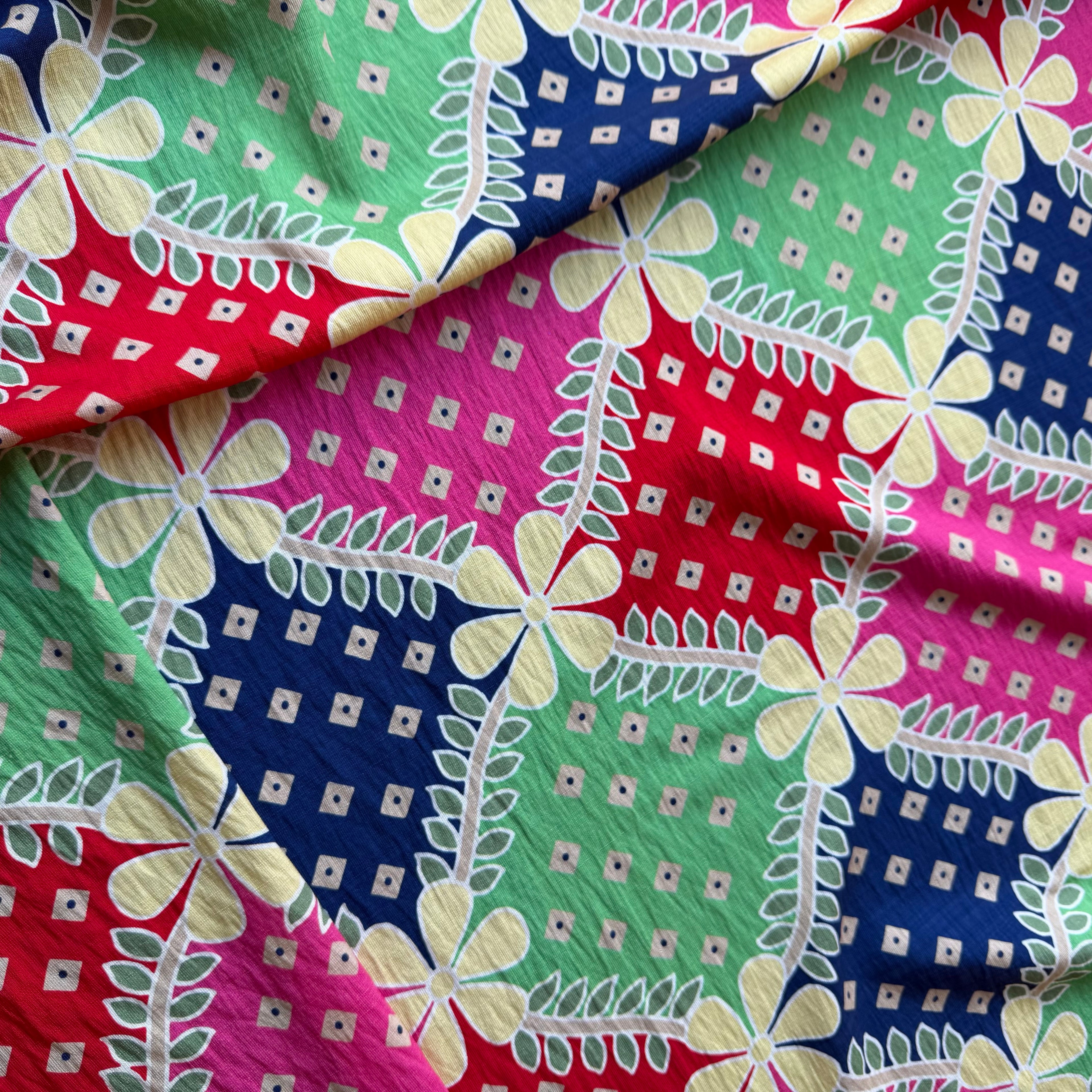 Tessuto Misto Lino/Viscosa Ritratto Floreale