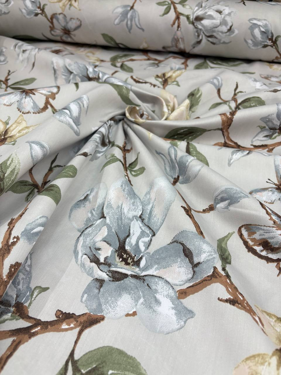 Tessuto Rasatello Cotone Floreale Abstract Perla SOTTOPREZZO