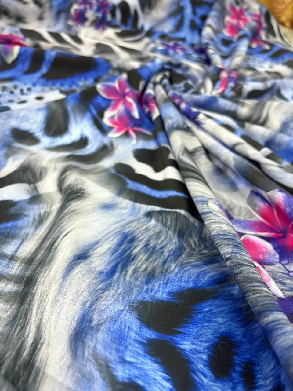 Lycra Animalier Leopardato Floreale - WorldTessuti