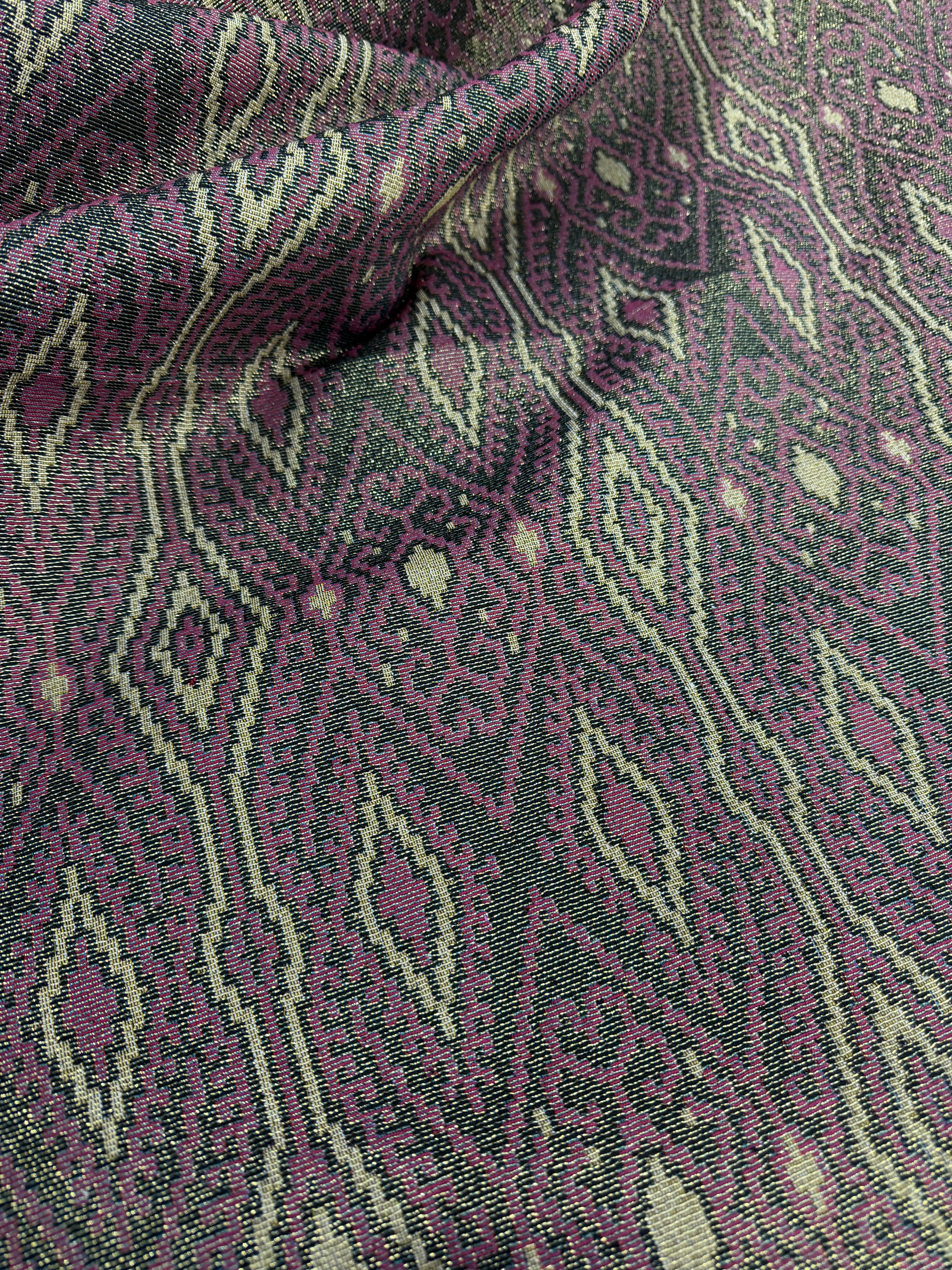 Broccato Gobelin Wax Vintage