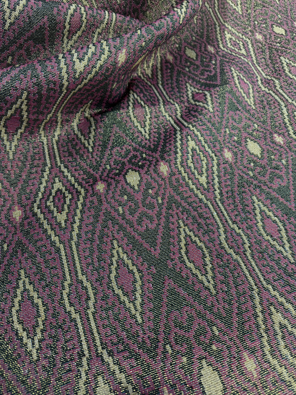 Broccato Gobelin Wax Vintage Tribale Lurex fucsia