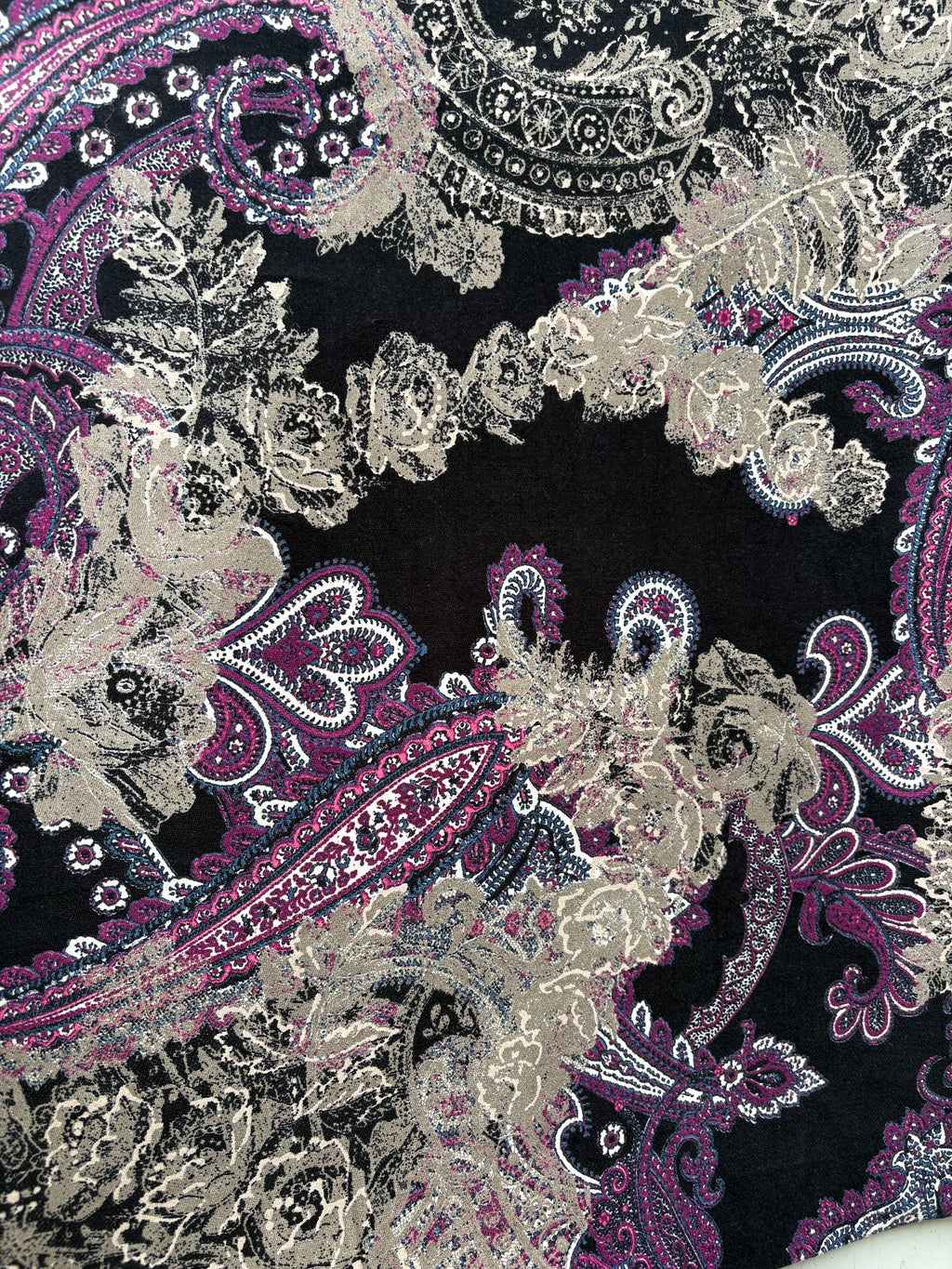 Scampolo Velluto in cotone paisley lilla 2,00x1,40