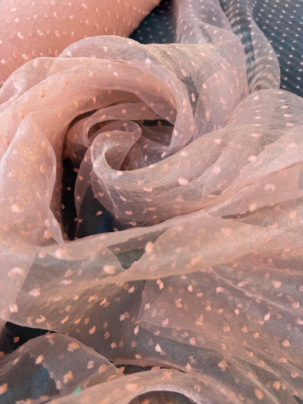 Organza plumetis pois