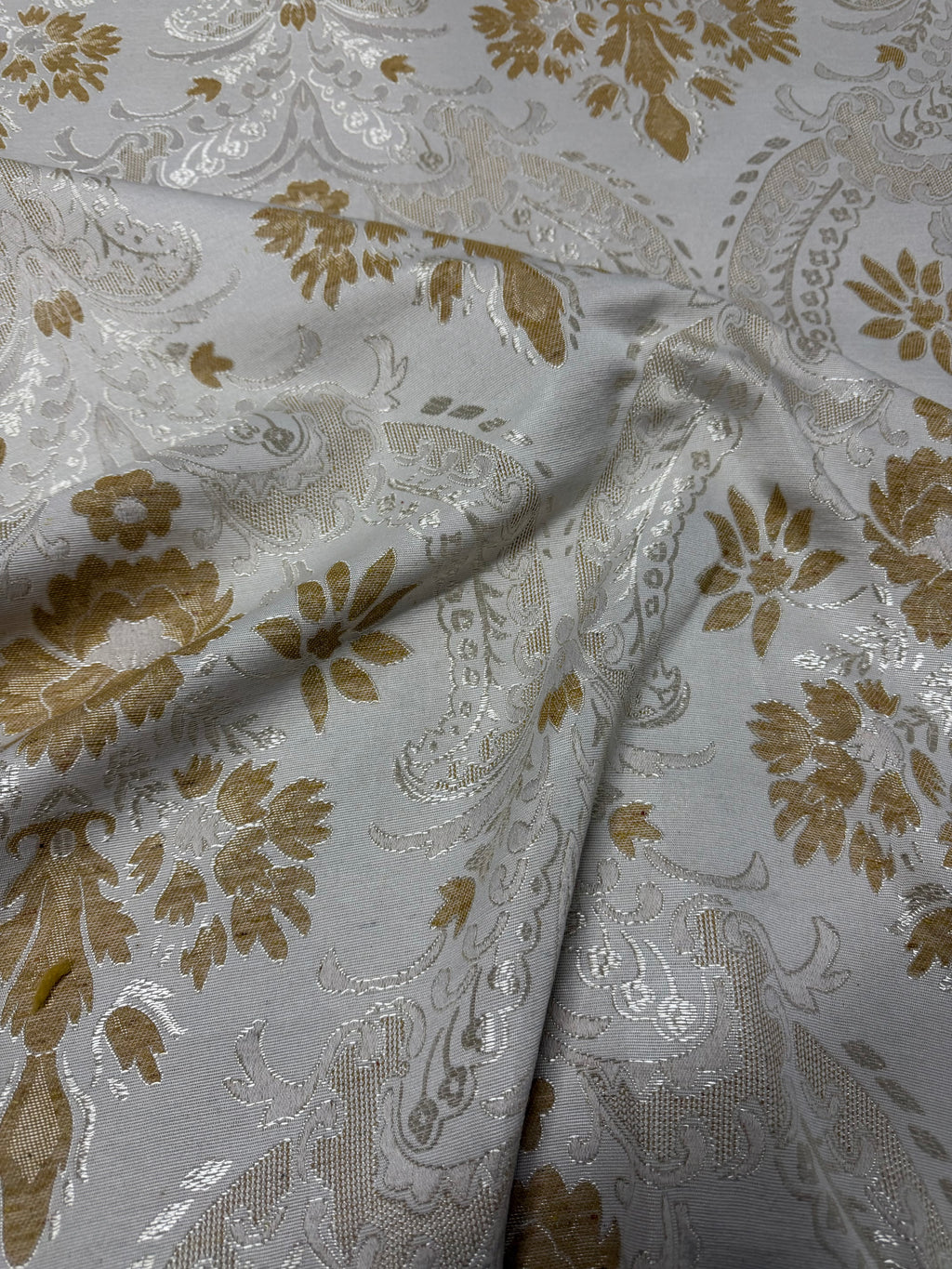 Tapicería estilo ducal en gris tórtola 