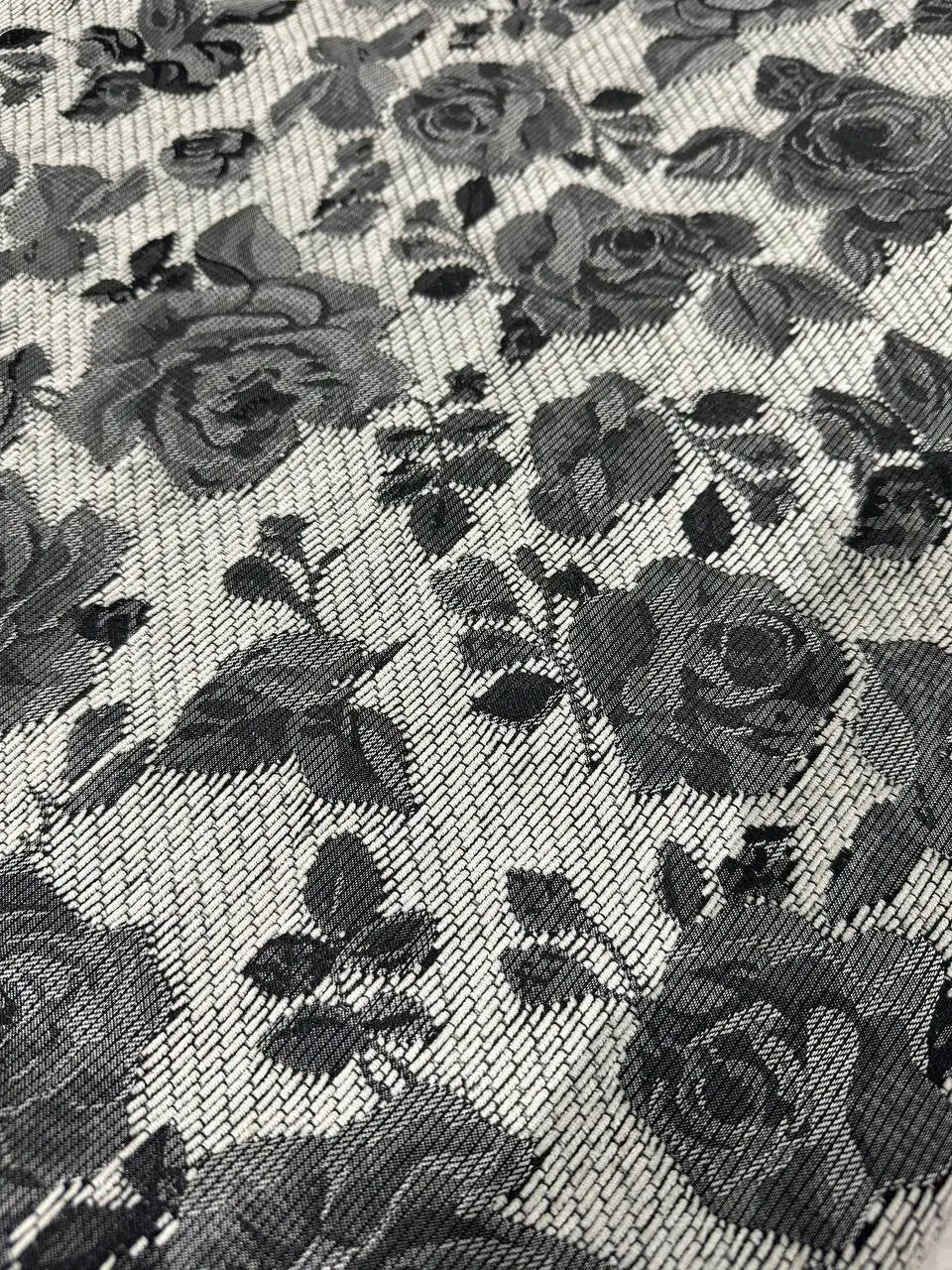 Gobelin Rose Fondo Nero
