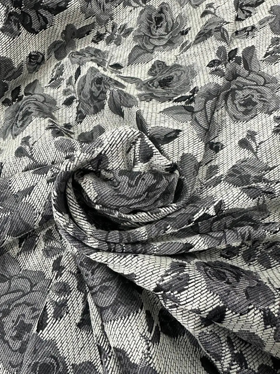 Gobelin Rose Fondo Nero