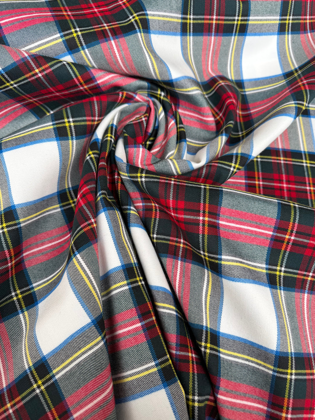 Scottish Tartan Wool Checks White Background Red Check UNDERPRICE