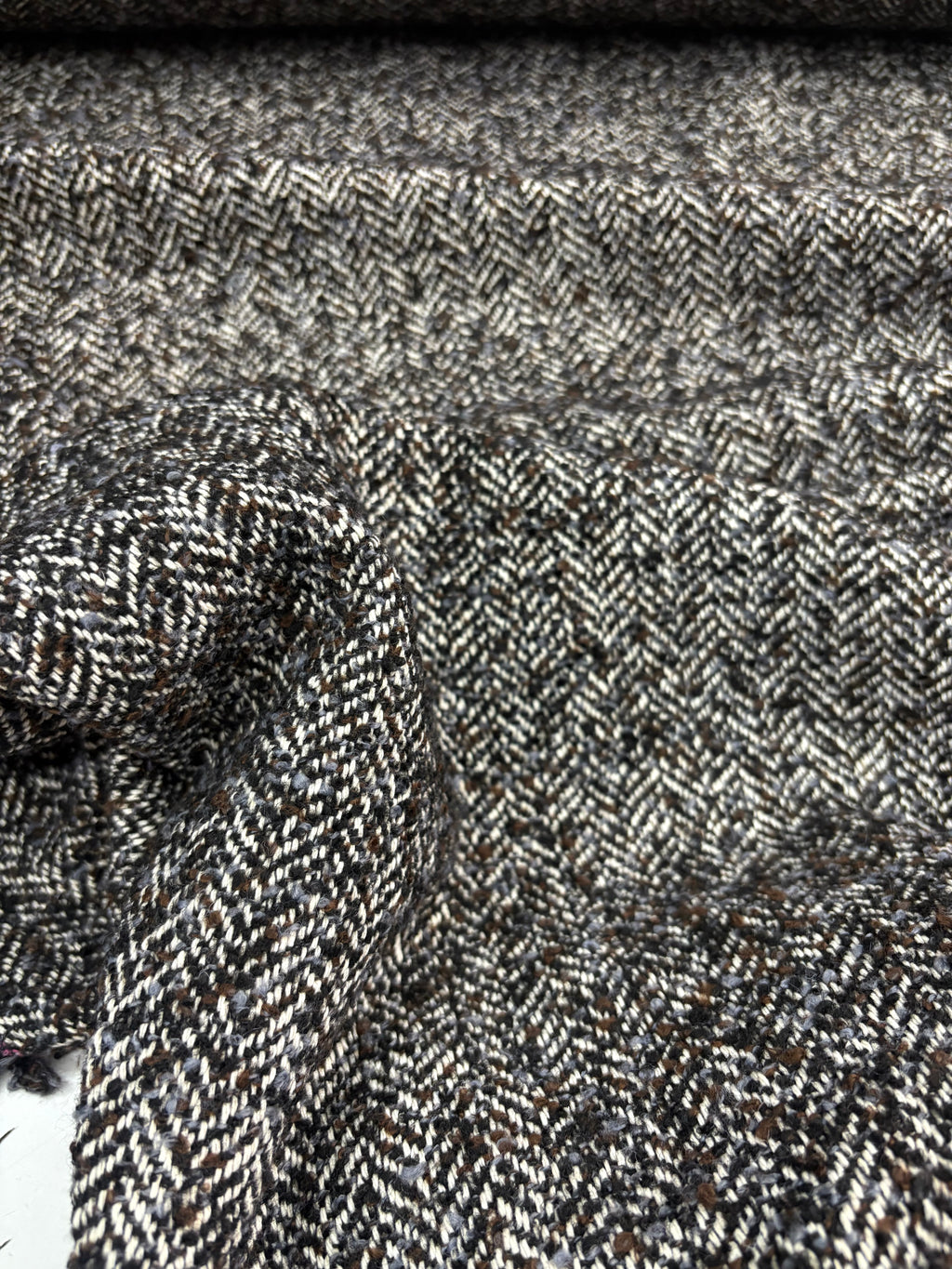 Tessuto Lana Spigato Marrone