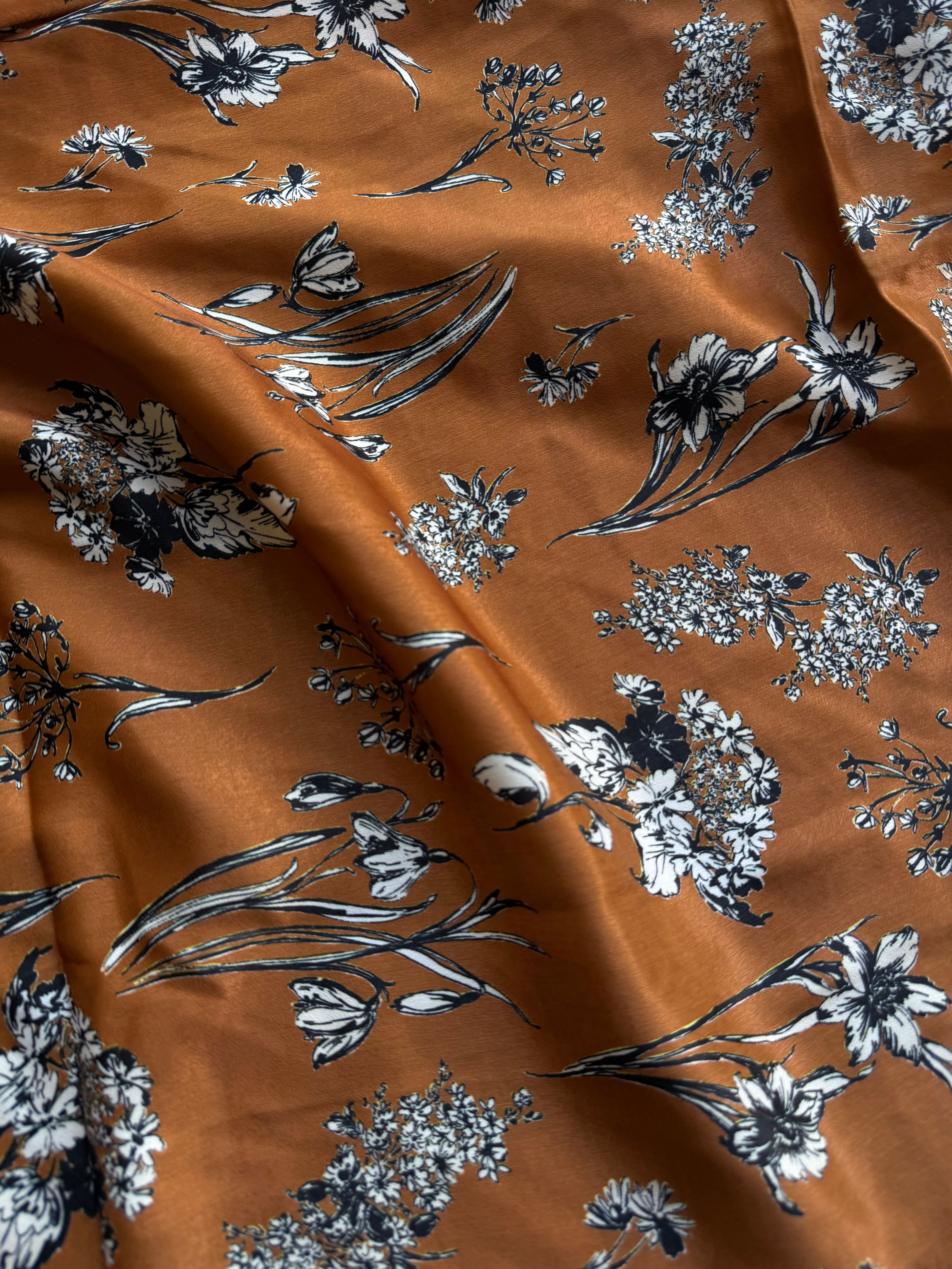 Satin floreale 1,50x1,50 Marroncino Bruciato