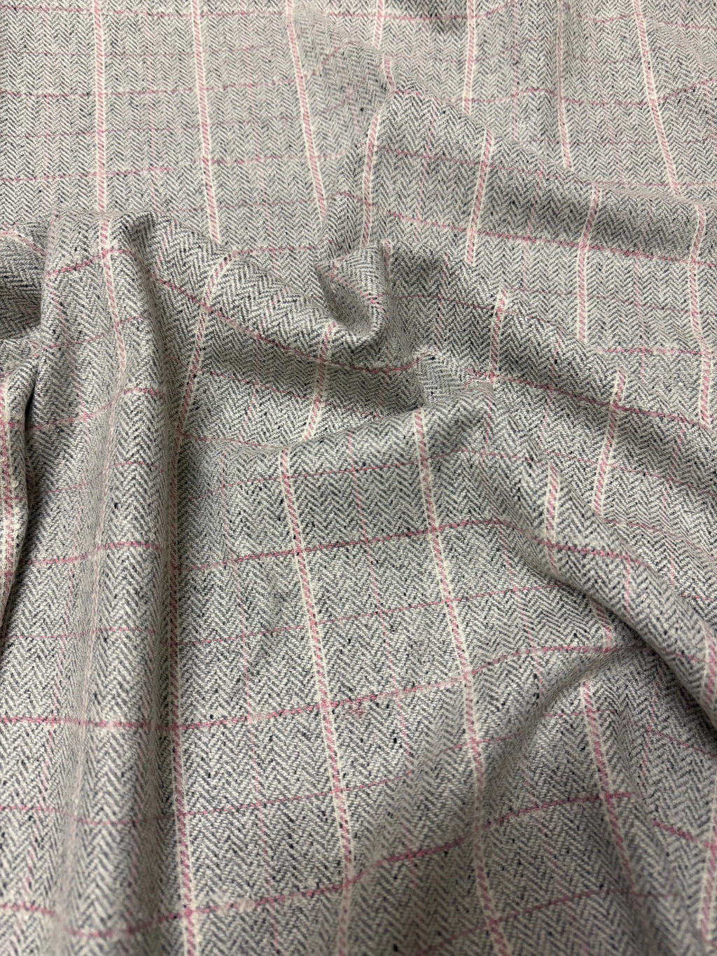 Tartán de lana con rayas de espiga rosa 