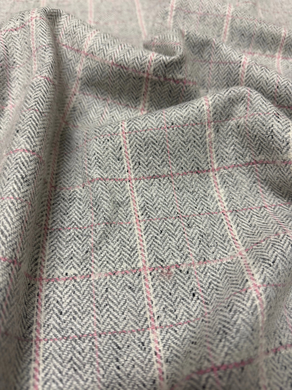 Tartán de lana con rayas de espiga rosa 