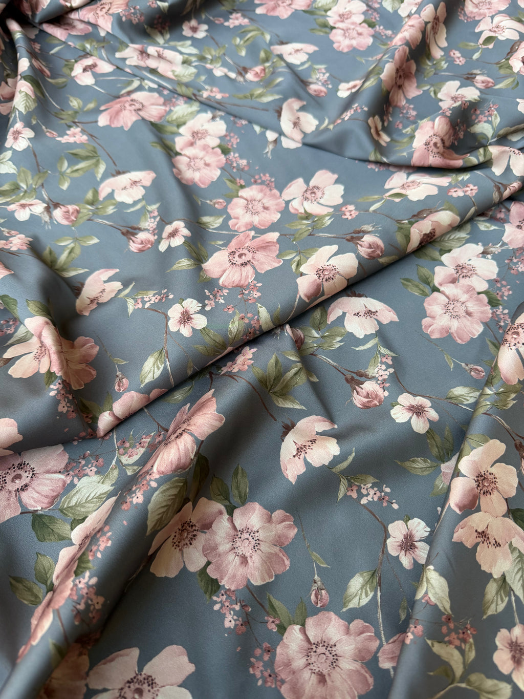 Tessuto Satin Floreale Fondo Grigio