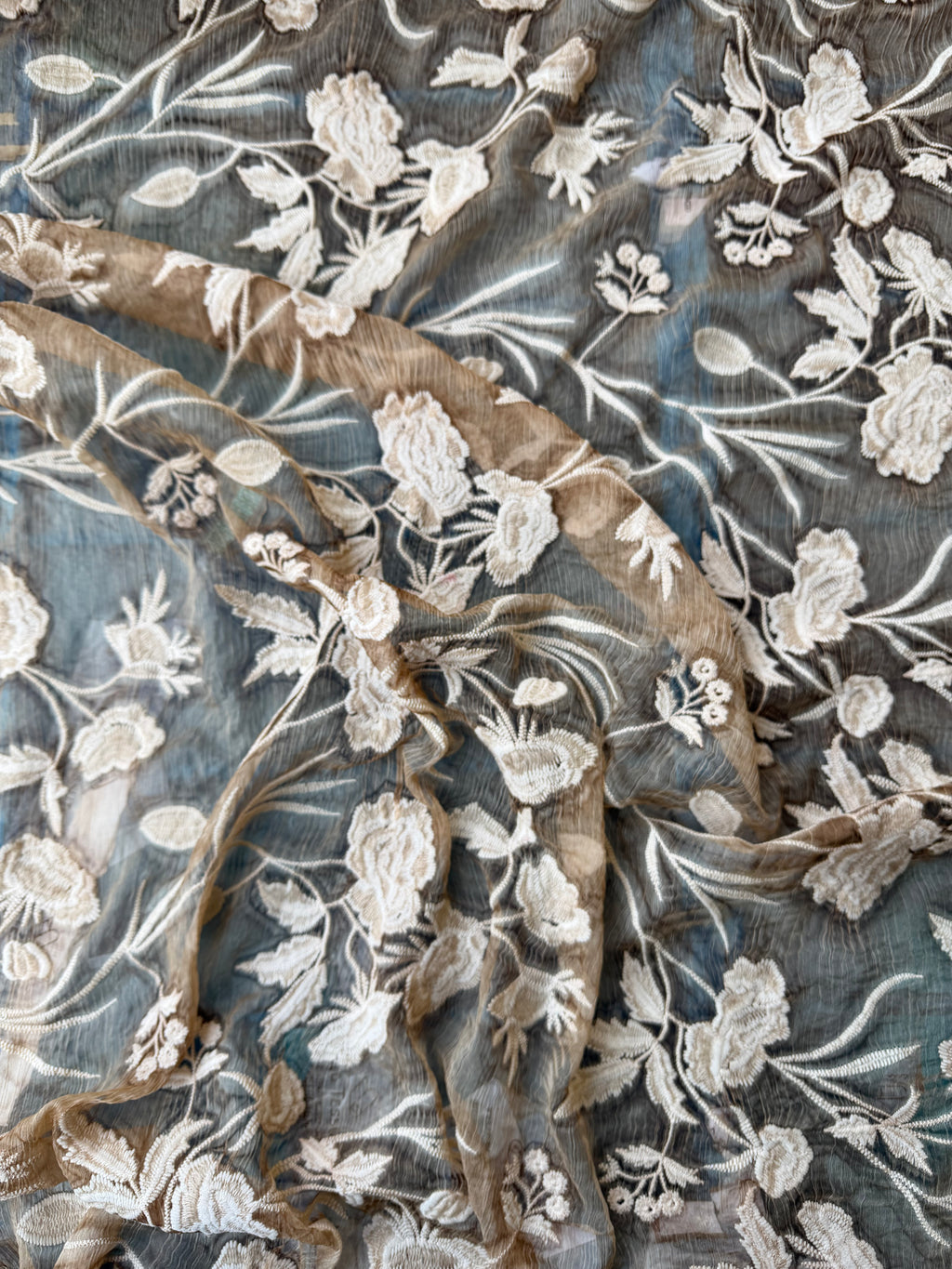 Tessuto Seta Ricamata Bronzo Fiore