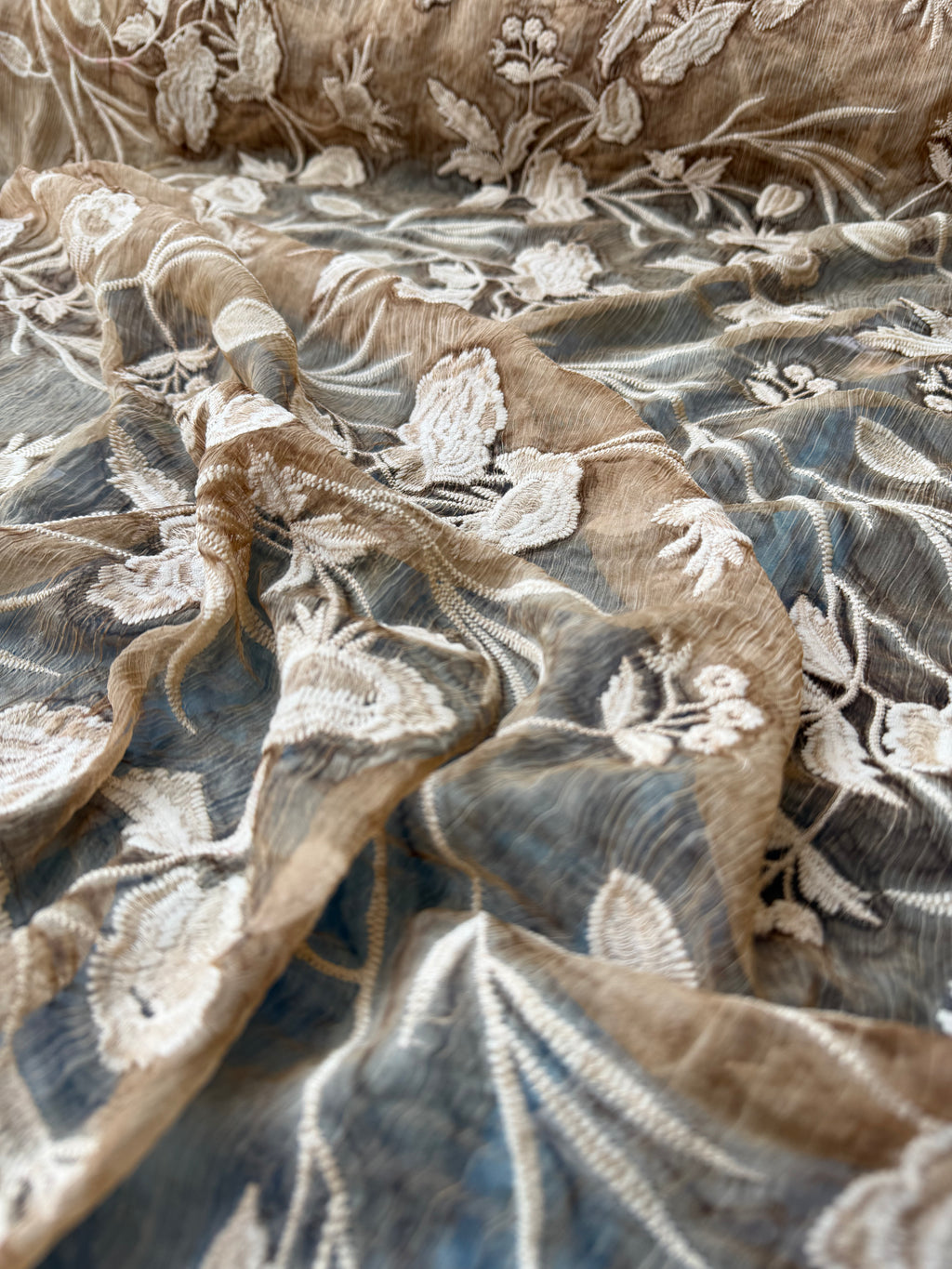 Tessuto Seta Ricamata Bronzo Fiore