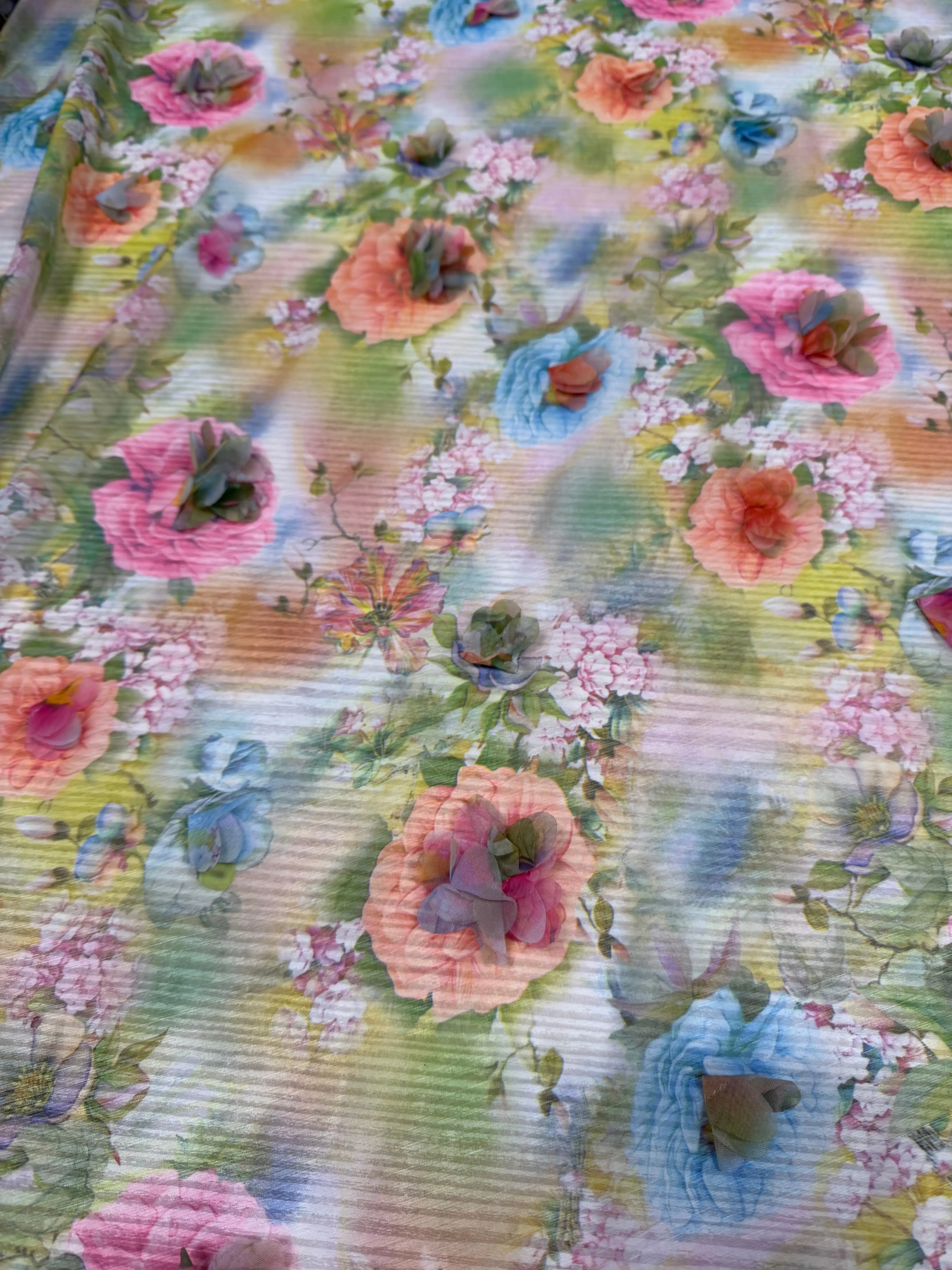 Tela georgette floral con relieve 3D