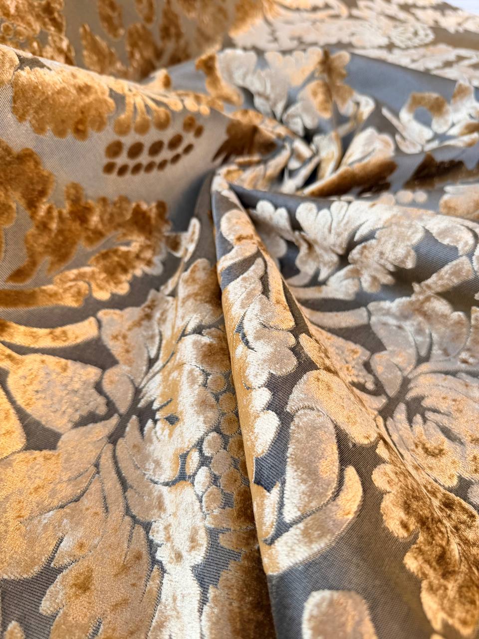 Damascato Jacquard Velluto Operato Oro