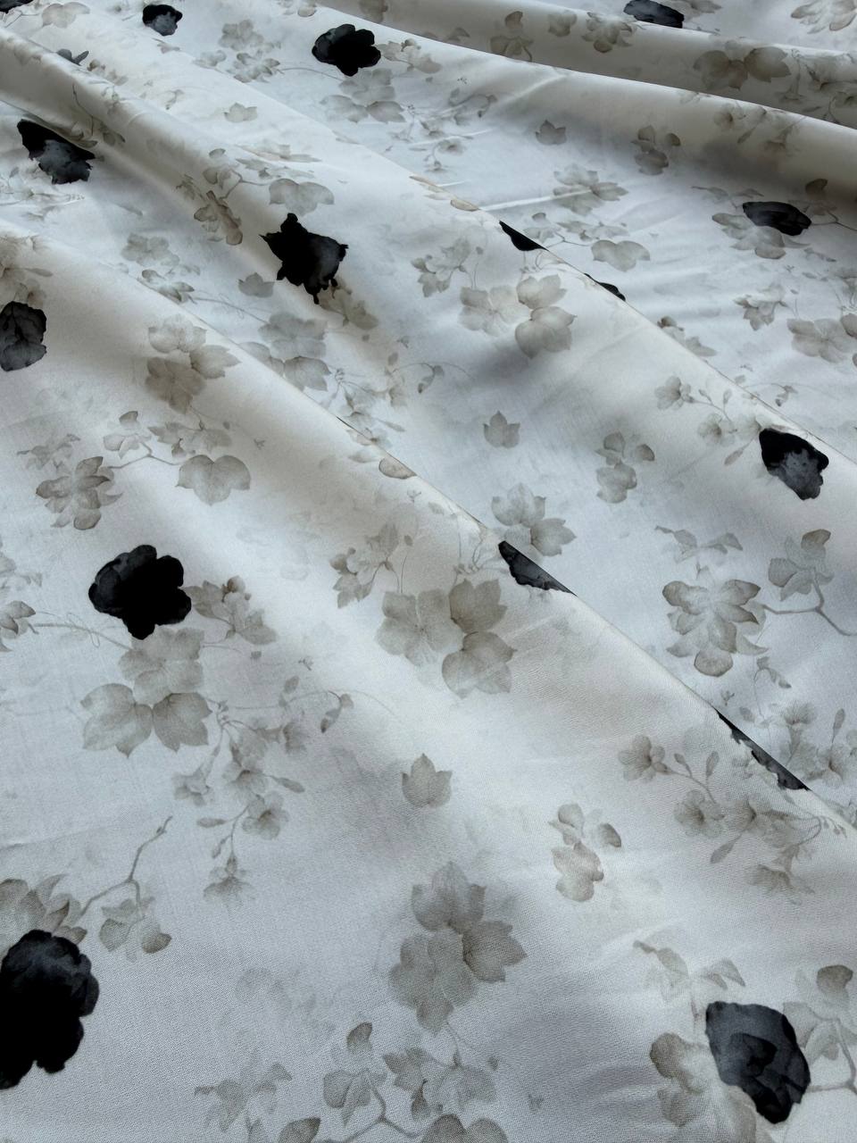 Tessuto Satin Viscosa Floreale Eliseo