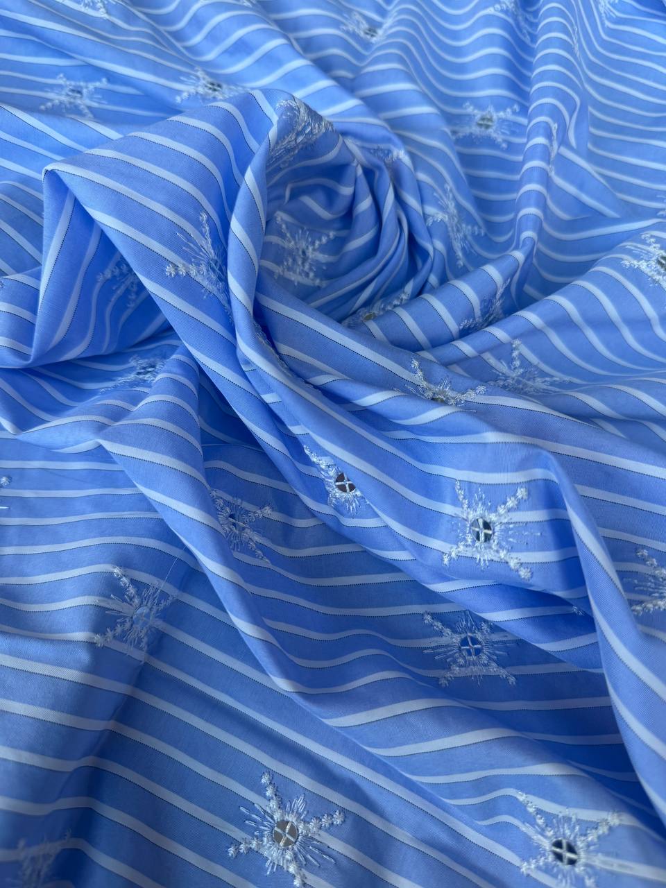 Scampolo Cotone Rigato Celeste Ricamato 1,90x1,50