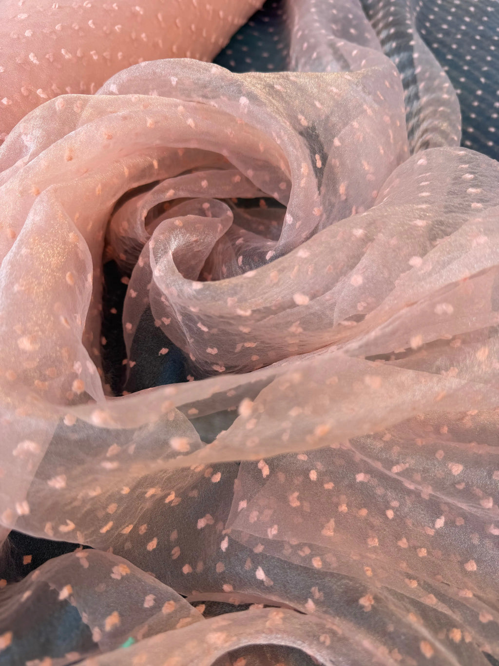 Organza plumetis pois