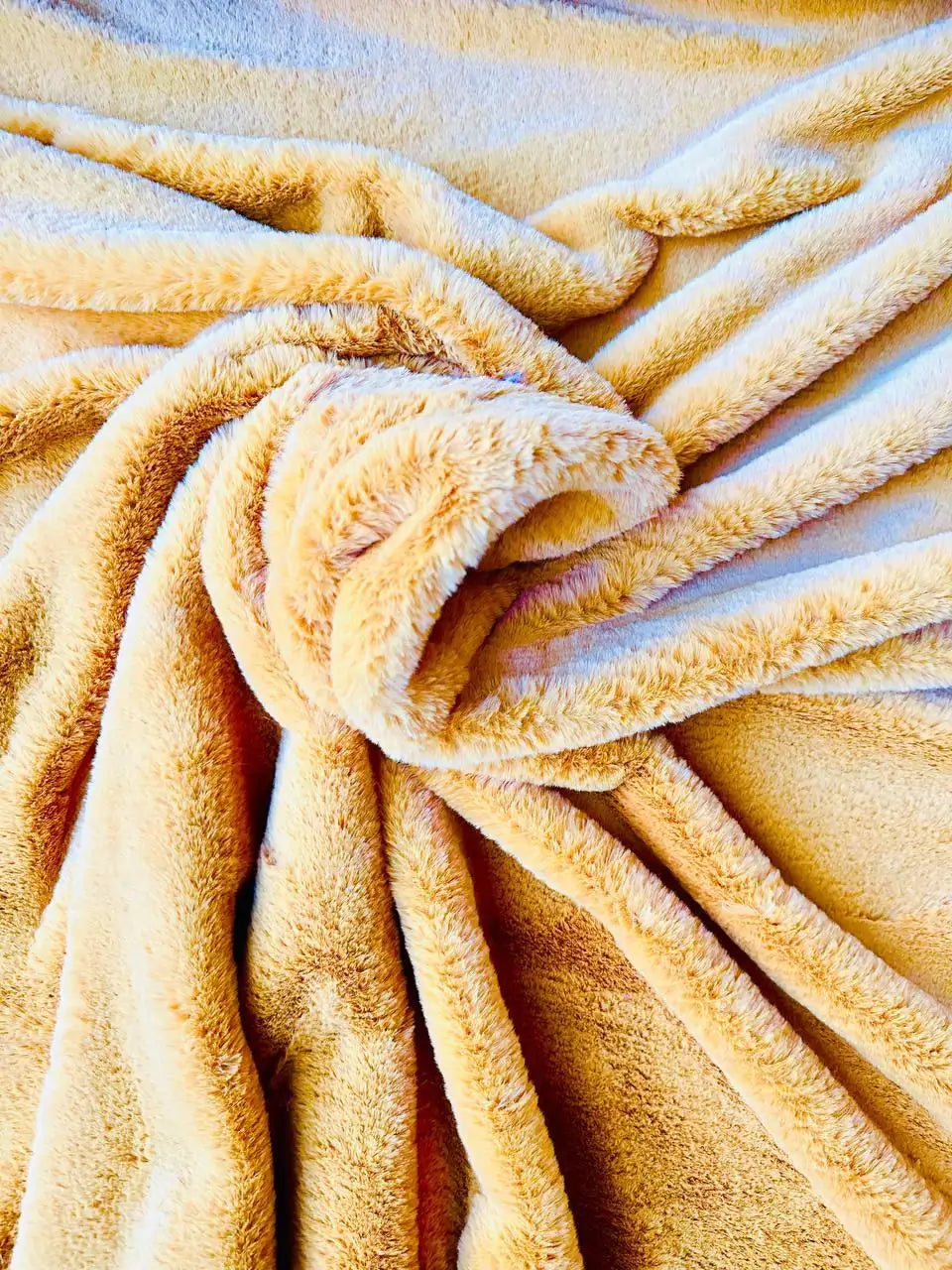 Pelliccia Ecologica Pelo Corto Raso (SOTTOPREZZO) GIALLO