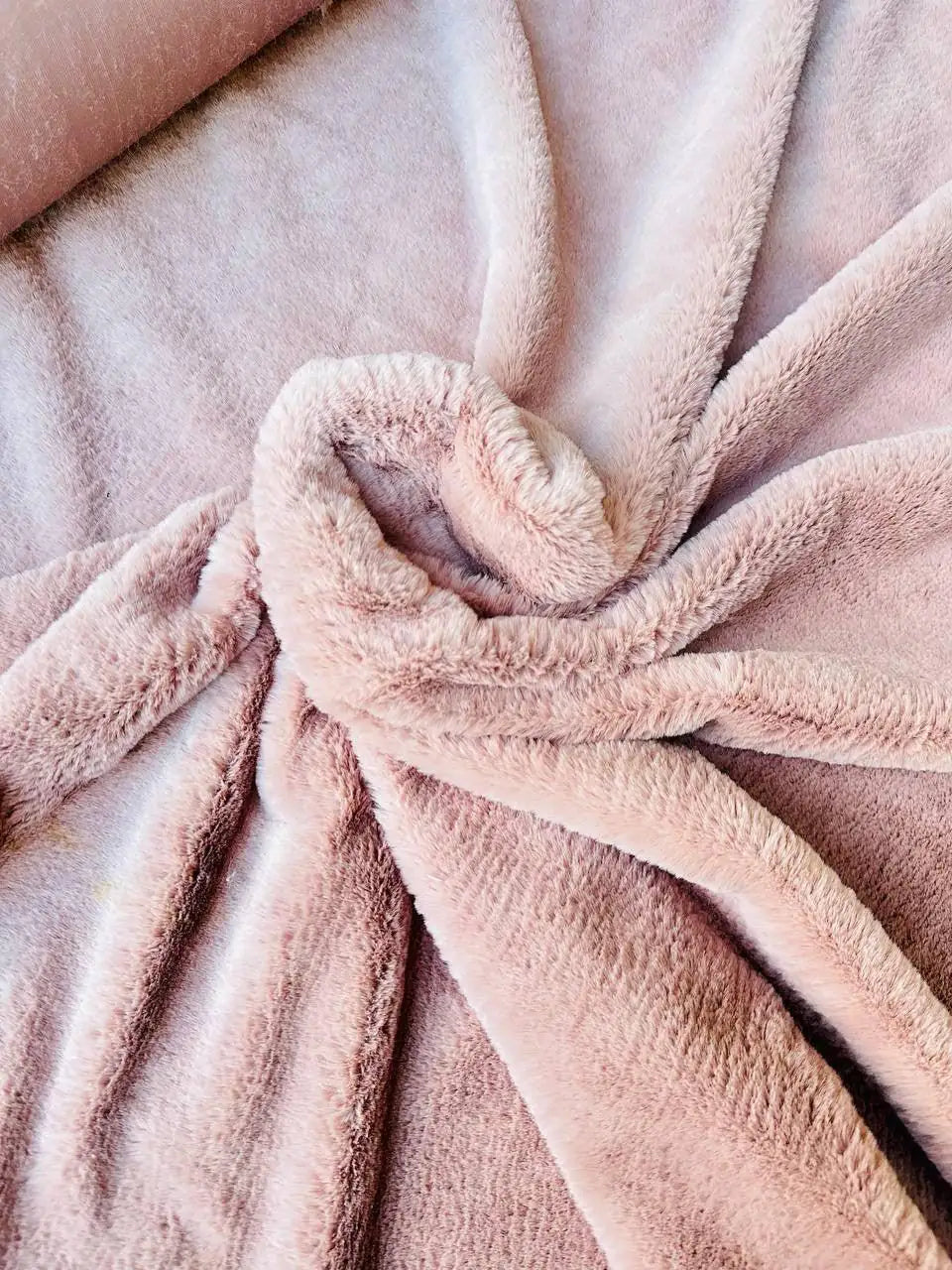 Pelliccia Ecologica Pelo Corto Raso (SOTTOPREZZO) ROSA CIPRIA