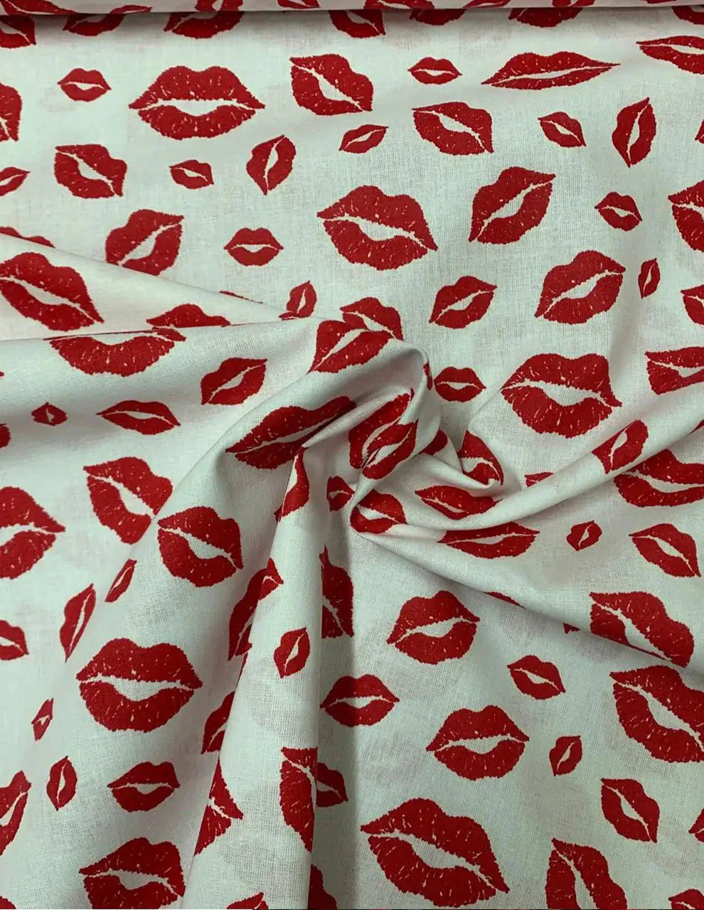 Tessuto Puro Cotone Kiss Baci