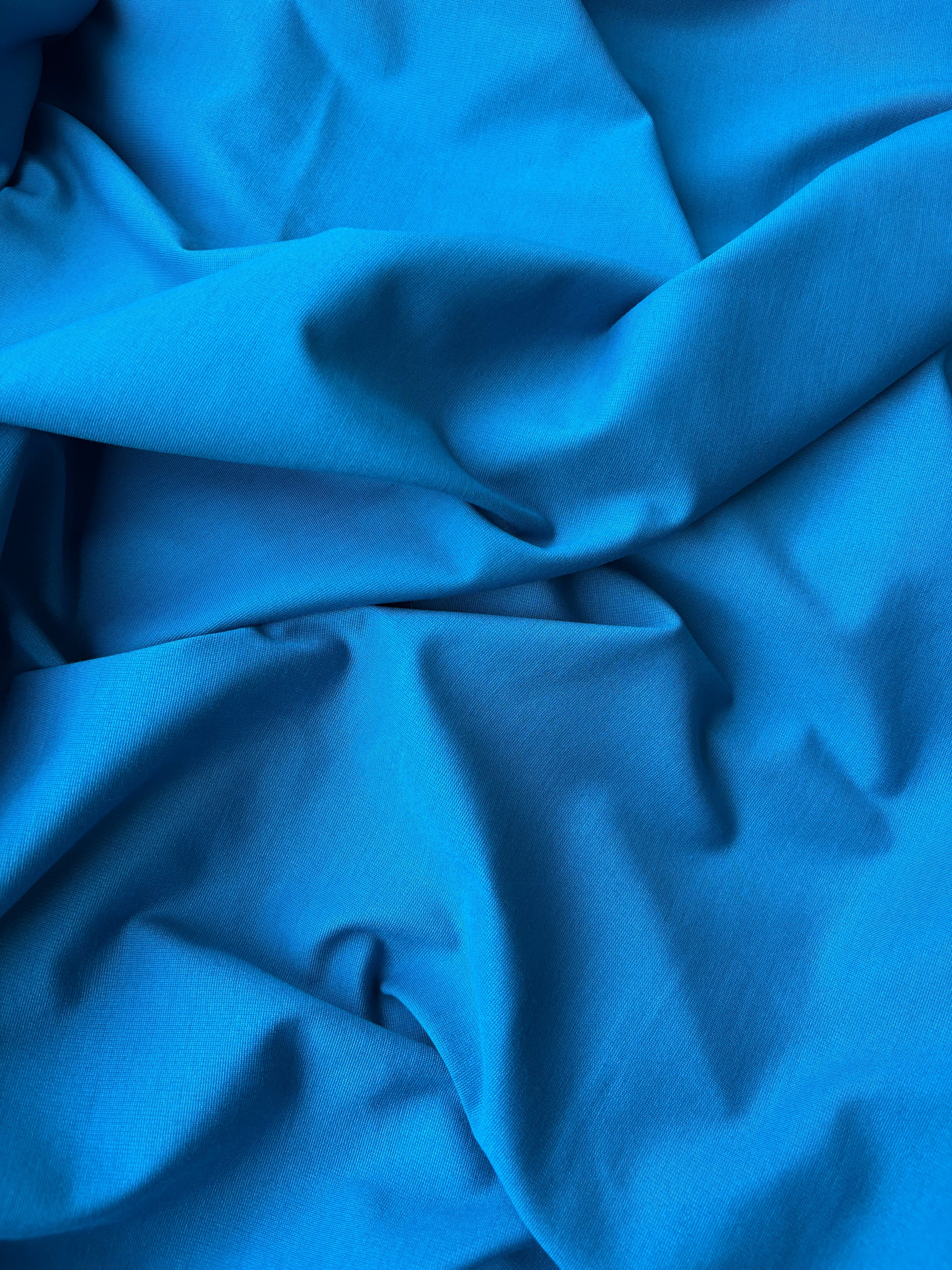 Tessuto Punto Milano 300 g/m², tessuto elasticizzato in viscosa nylon elastan per gonne e giacche strutturate