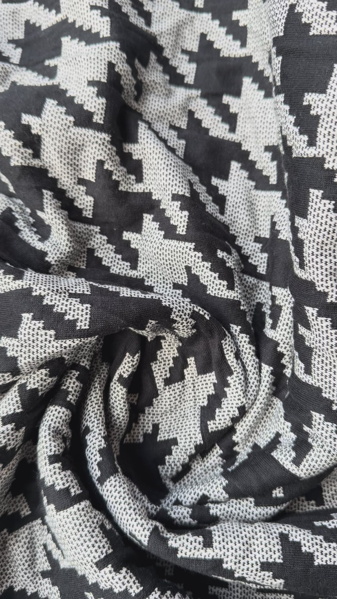 Scampolo maglia pied de poul grigio nero 1,70x1,50