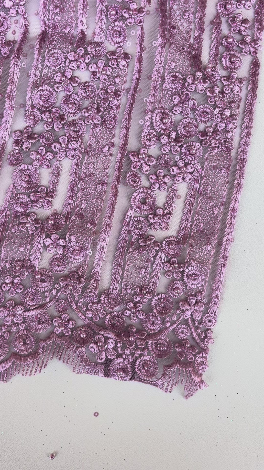 Pizzo Cerimonia floreale astratto Malva