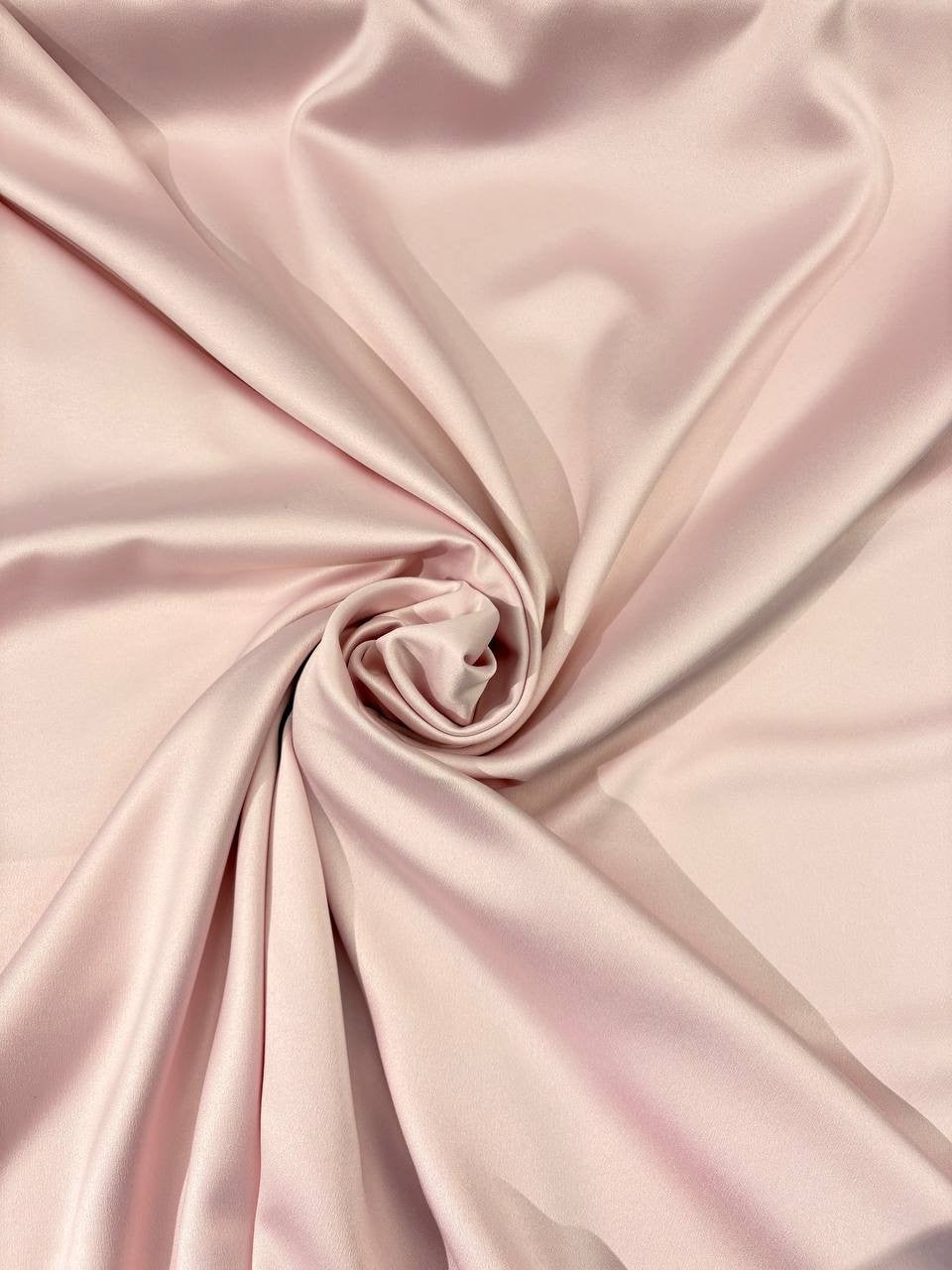 Satin raso manoseta rosa baby, tessuto morbido e lucido per vestiti da sera