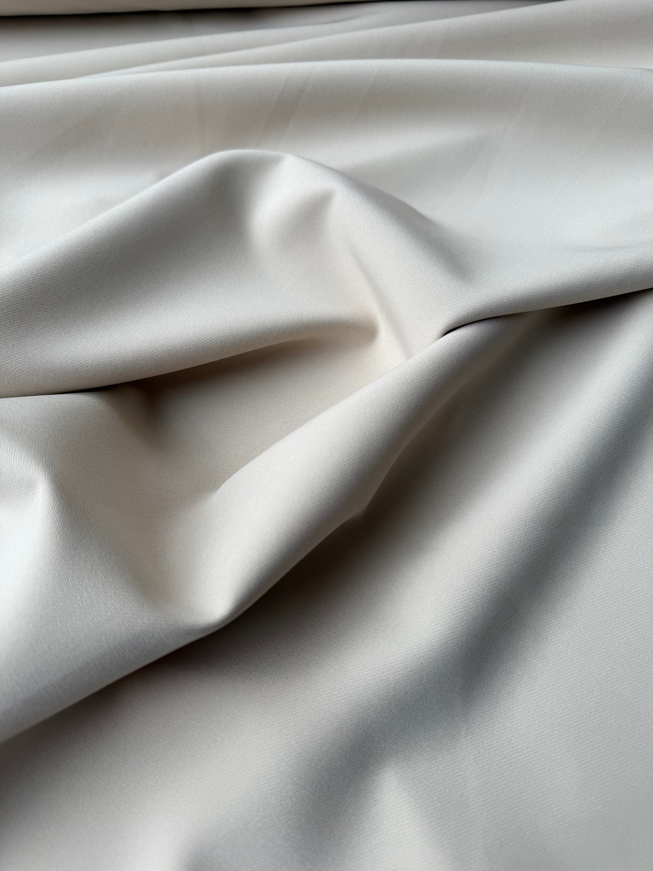 Tessuto cady elastico avorio per giacca e pantalone sartoriale