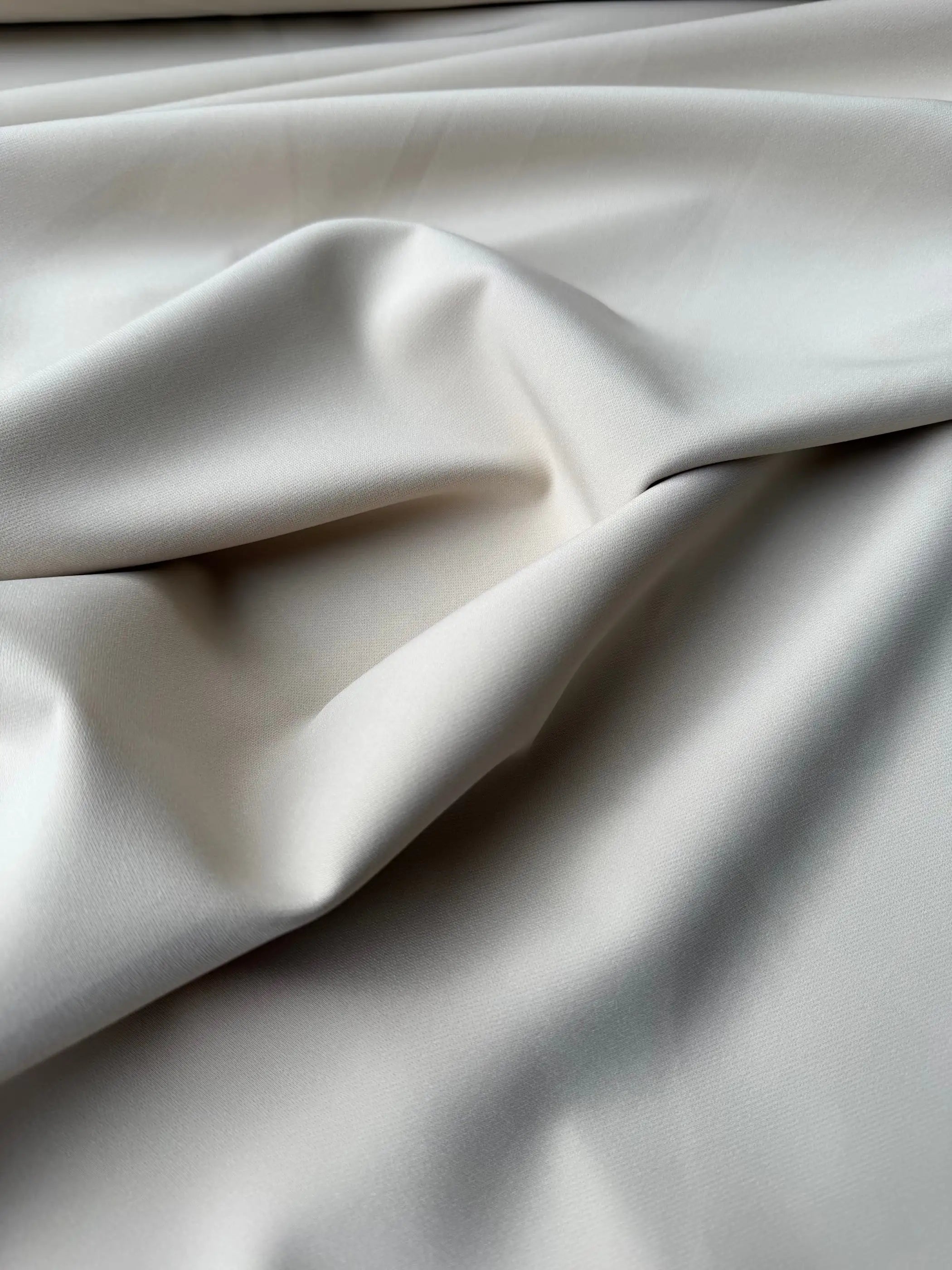 Tessuto cady elastico avorio per giacca e pantalone sartoriale