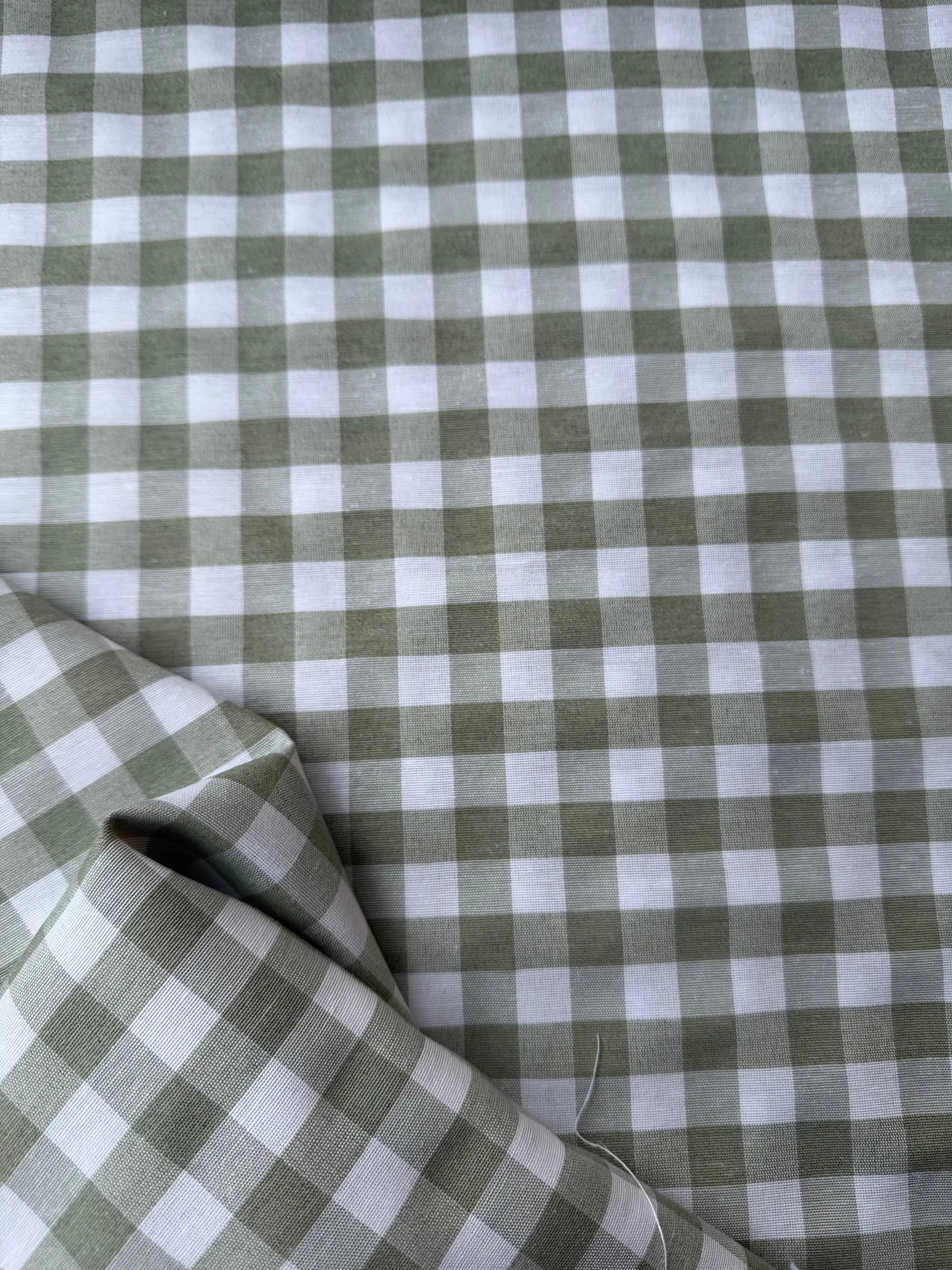 Tessuto cotone quadretti verdino tinto in filo, tessuto resistente per tovaglie e decorazioni casa