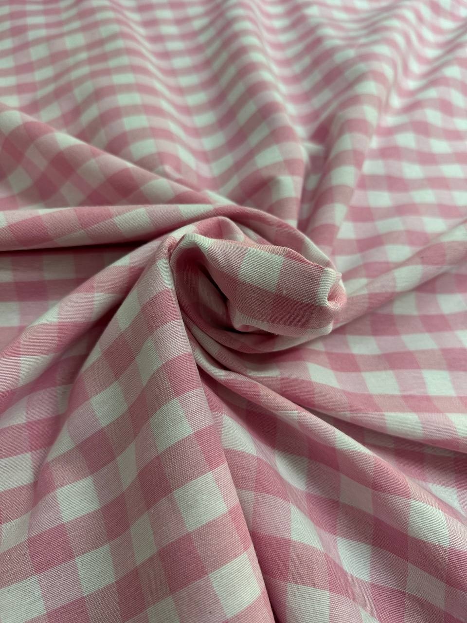 Tessuto cotone quadri tinto in filo rosa classico, ideale per tovaglie, cucina e progetti di arredo casa