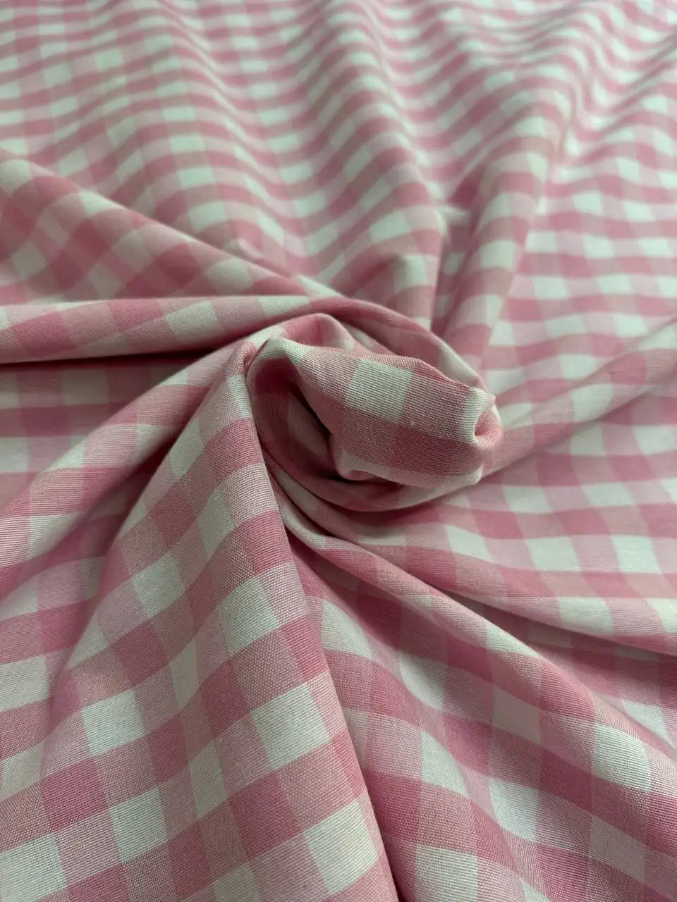 Tessuto cotone quadri tinto in filo rosa classico, ideale per tovaglie, cucina e progetti di arredo casa