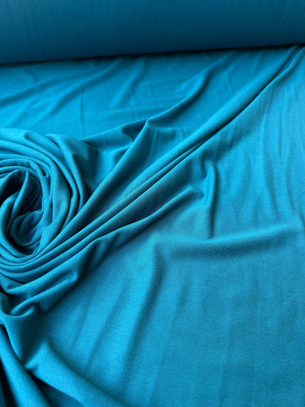 Tessuto jersey cotone petriolio ideale per t-shirt e maglie comode